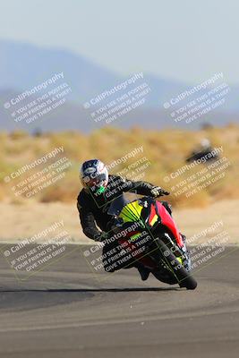 media/Oct-08-2022-SoCal Trackdays (Sat) [[1fc3beec89]]/Turn 16 (125pm)/